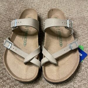 NWT *Flaw* Birkenstock Vegan Mayari Sandals Tan Silver Hardwear W 10 M8 Size 41